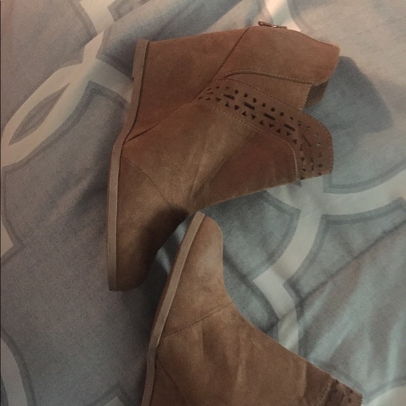 Maurice’s brown wedges - Picture 3 of 3